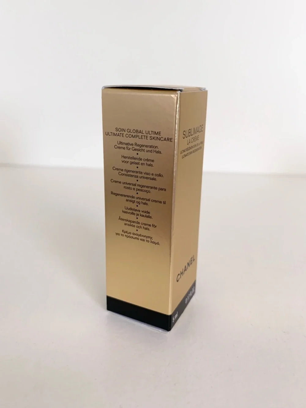 Hold  CHANEL anti aging cream Sublimage La Crème